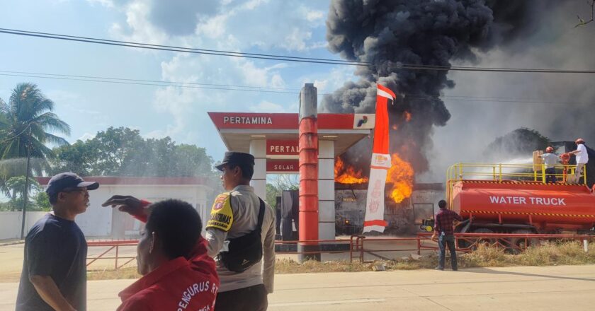 Si Jago Merah Melahap SPBU Desa Bunga Jadi Muara Kaman