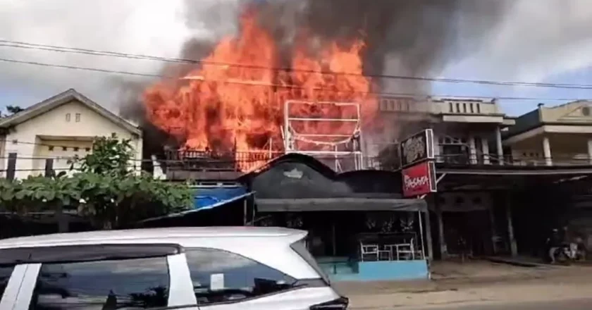 Toko Cemilan Jalan AW Sjahranie Samarinda yang Lagi Viral Hangus Terbakar