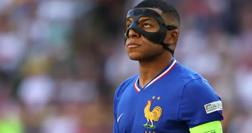 Bintang Prancis Kylian Mbappe Frustrasi Gegara Pakai Topeng