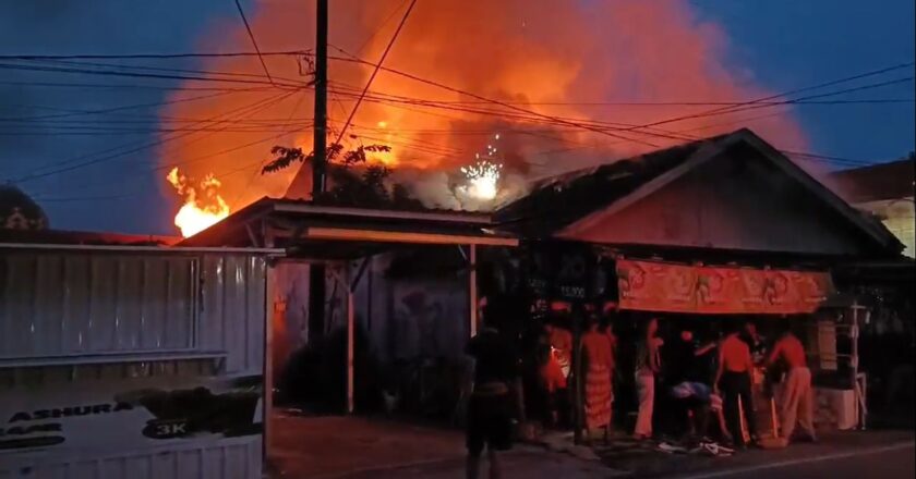 Si Jago Merah Kembali Melahap 2 Rumah Warga