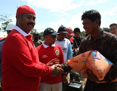 DKP Kukar Dorong Pemberian Induk Ikan Berkualitas