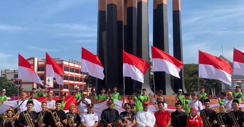 Merah Putih Sepanjang 250 Meter Berkibar Megah di Tenggarong, Kobarkan Semangat Juang Warga Kukar