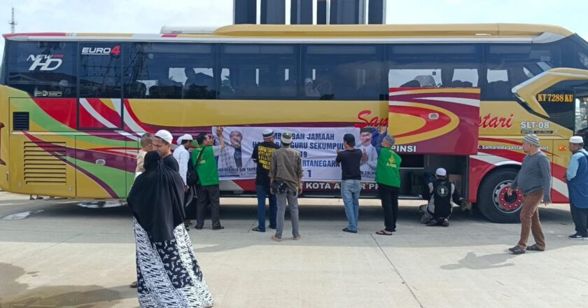 Haul ke-19 Guru Sekumpul, Rendi Solihin Berangkatkan Ratusan Jemaah ke Martapura