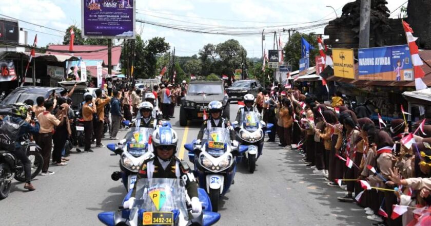 Kirab Sang Merah Putih dan Teks Proklamasi dari Istana Negara IKN ke Monas