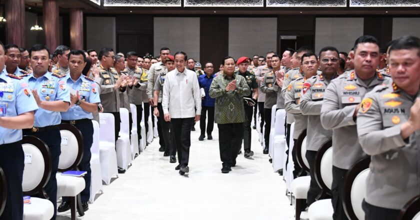 Presiden Jokowi Tekankan Pentingnya Peran Humanis TNI-Polri dalam Meningkatkan Kepercayaan Publik