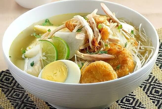 Hayatun Nufus: Soto Banjar Lezat yang Menyemarakkan CFD Tenggarong dan Dukung UMKM Lokal