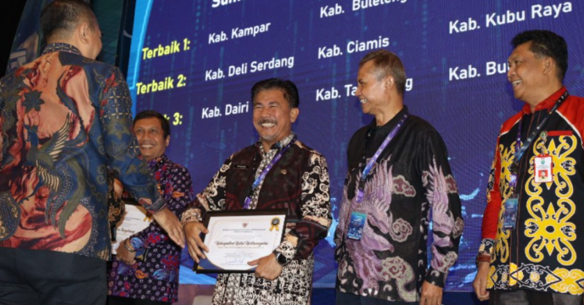 Pemkab Kukar Raih Penghargaan Terbaik I TP2DD 2024 Wilayah Kalimantan