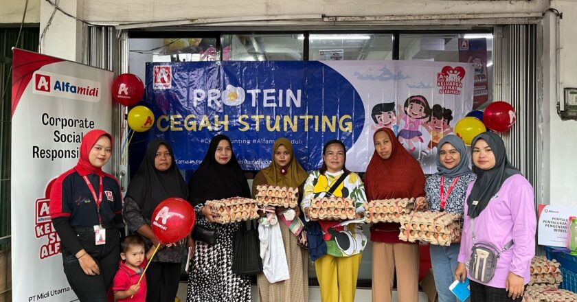 Upaya Entaskan Stunting, Alfamidi Bagikan Ribuan Telur di Samarinda