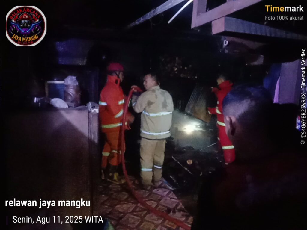 Tak Sampai 5 Menit, Damkarmatan Kukar Sudah di Lokasi Kebakaran