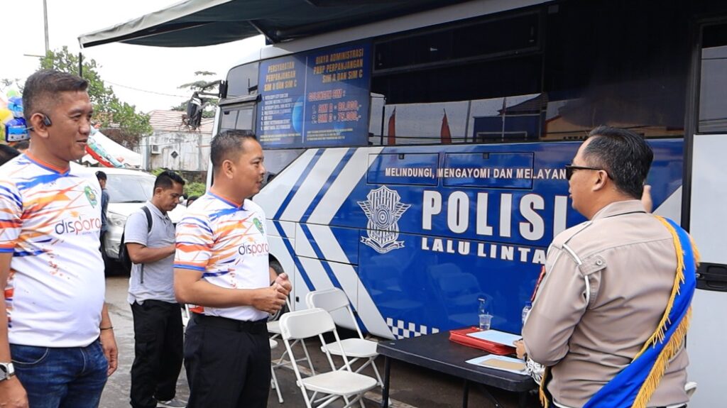 Polres Kutim Permudah Warga, Hadirkan Layanan SIM Keliling di Car Free Day Sangatta