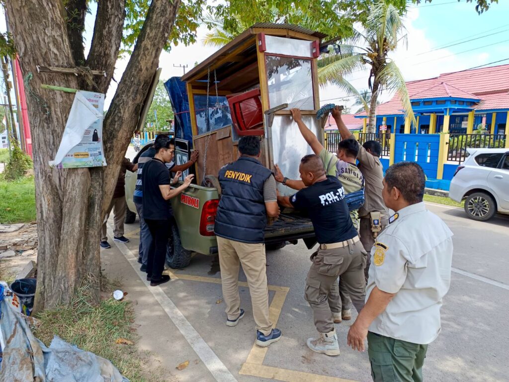 Langgar Perda, 6 PKL Depan Unikarta Ditertibkan dan Di-BAP Satpol PP Kukar