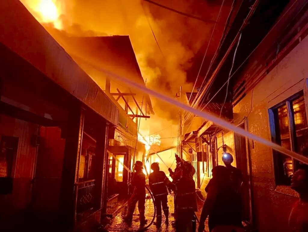 Kebakaran Hebat di Samarinda, 20 Rumah Ludes Terbakar dan 80 Jiwa Kehilangan Tempat Tinggal