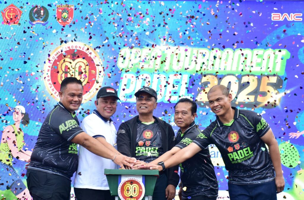 Danrem 091/ASN Buka Open Tournament Padel Piala Panglima TNI 2025 di Samarinda