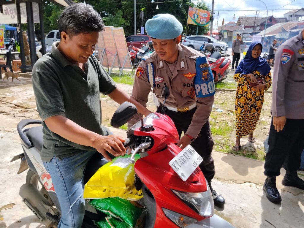 Gerakan Pangan Murah Polresta Samarinda Diserbu Warga Sungai Kunjang, 400 Karung Beras Ludes Terjual