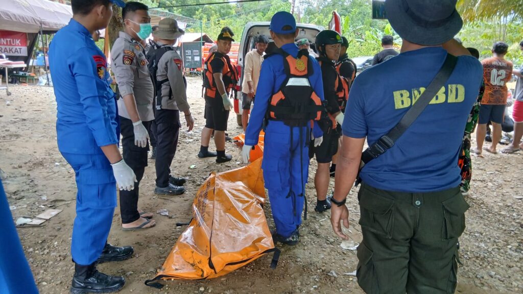 Kapal Ferry Tenggelam di Ujoh Halang, 7 Penumpang Tewas dan 1 Masih Hilang