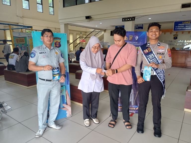 Pelayanan Cepat, Transparan, dan Humanis dalam Kegiatan Polantas Menyapa Polres Kukar