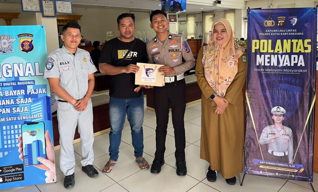 Pelayanan Presisi dan Ramah, Polantas Menyapa Perkuat Kepercayaan Masyarakat Kukar