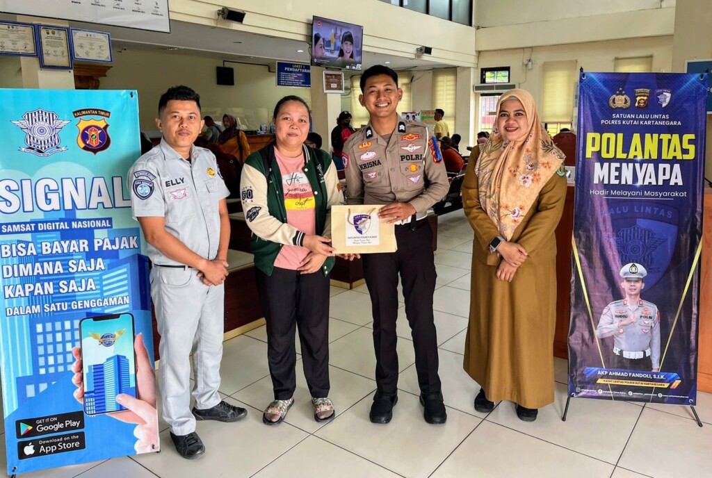 Urus Surat Kendaraan di Polres Kukar Makin Nyaman Karena Polantas Aktif Dampingi Warga