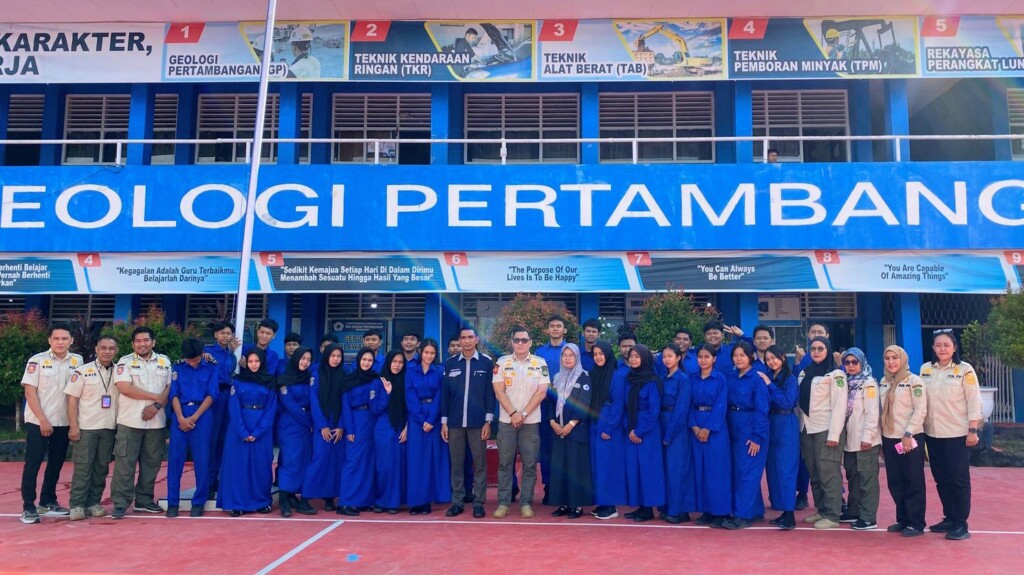 Cegah Bullying Sejak Dini, Satpol PP Kukar Sambangi Sekolah di Tenggarong