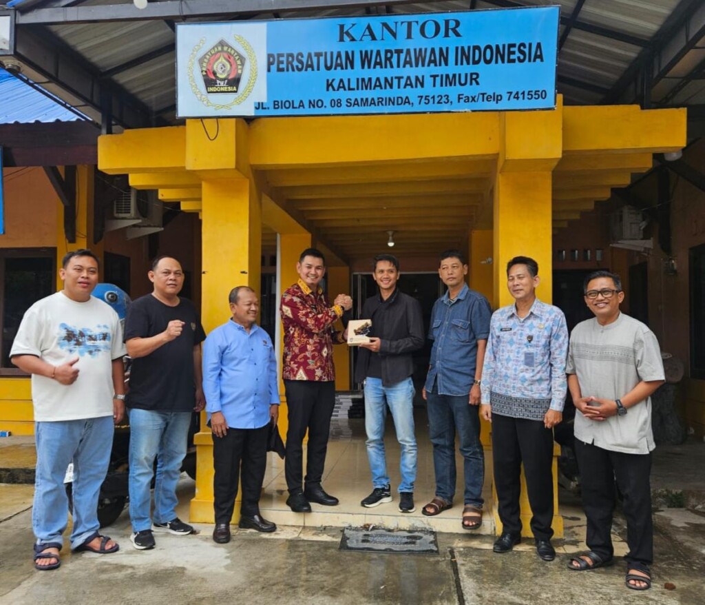 Perkuat Sinergi dengan Media, Kepala Imigrasi Kelas I TPI Samarinda Sambangi PWI Kaltim